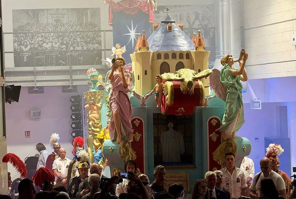 Carro Trionfale 2025: arte, luce e spiritualità accendono Matera